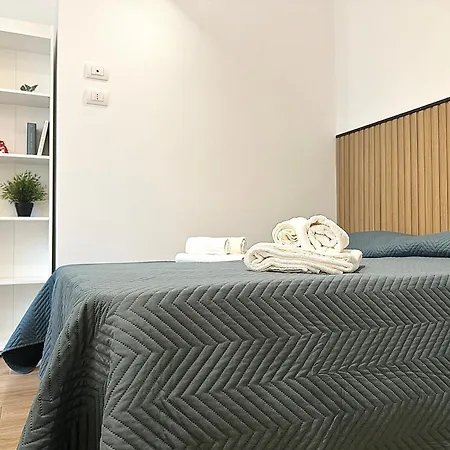 Charm & Style - Large - * Bari