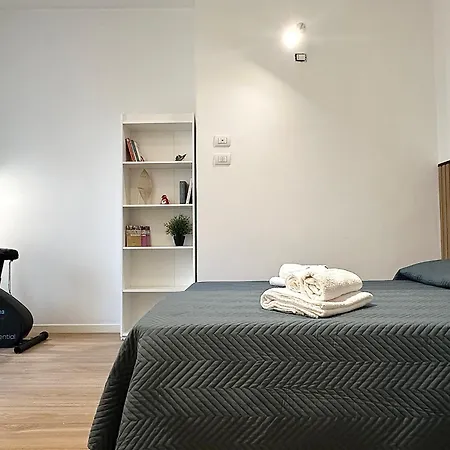 Charm & Style - Large - *