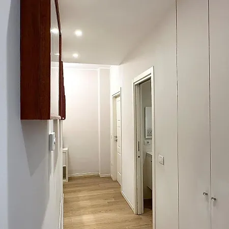 Apartment Charm & Style - Large -
