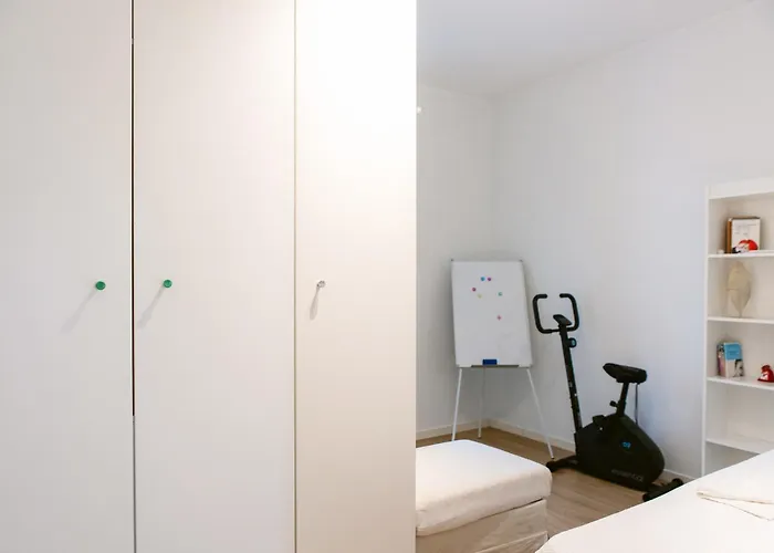 Charm & Style - Large - Daire Bari